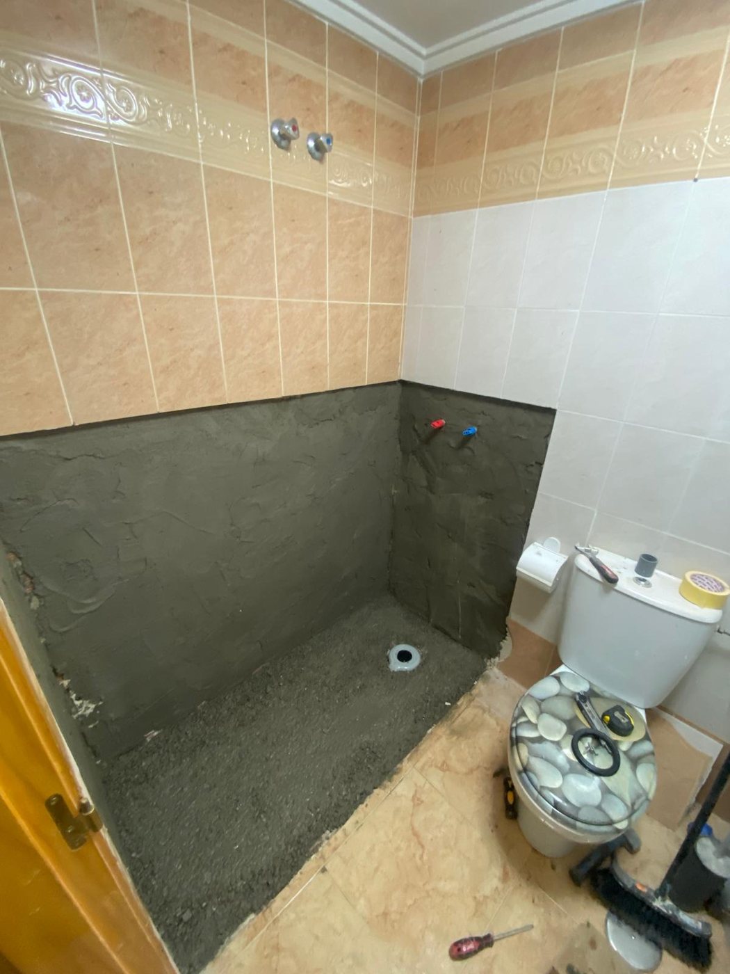 Reforma de baño por AARSTEK