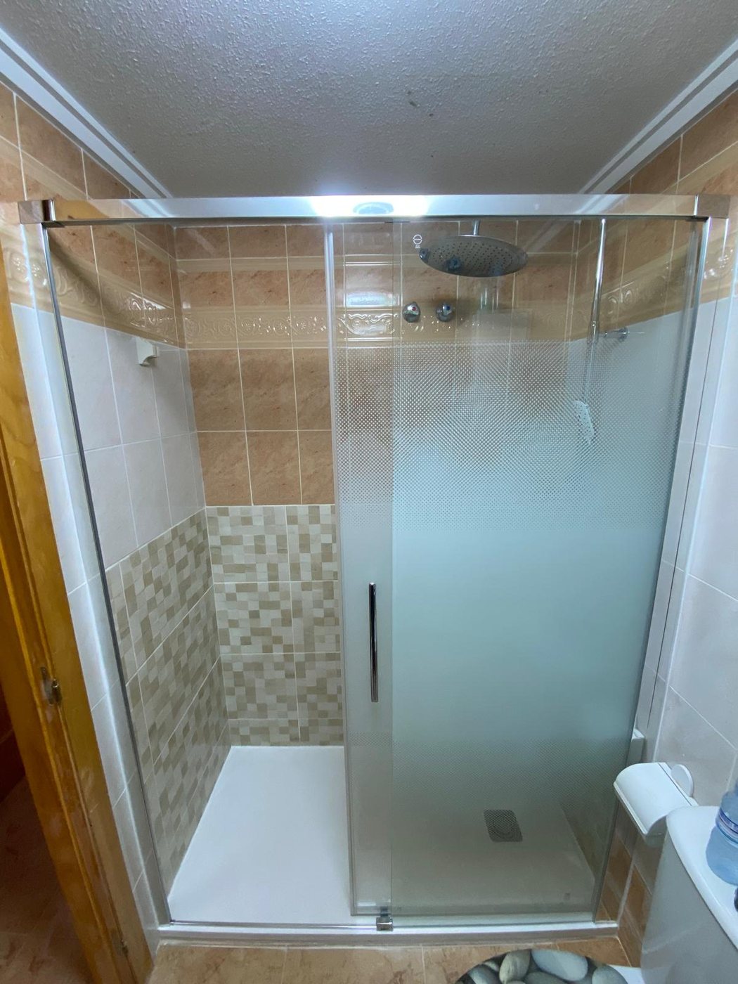 Reforma de baño por AARSTEK