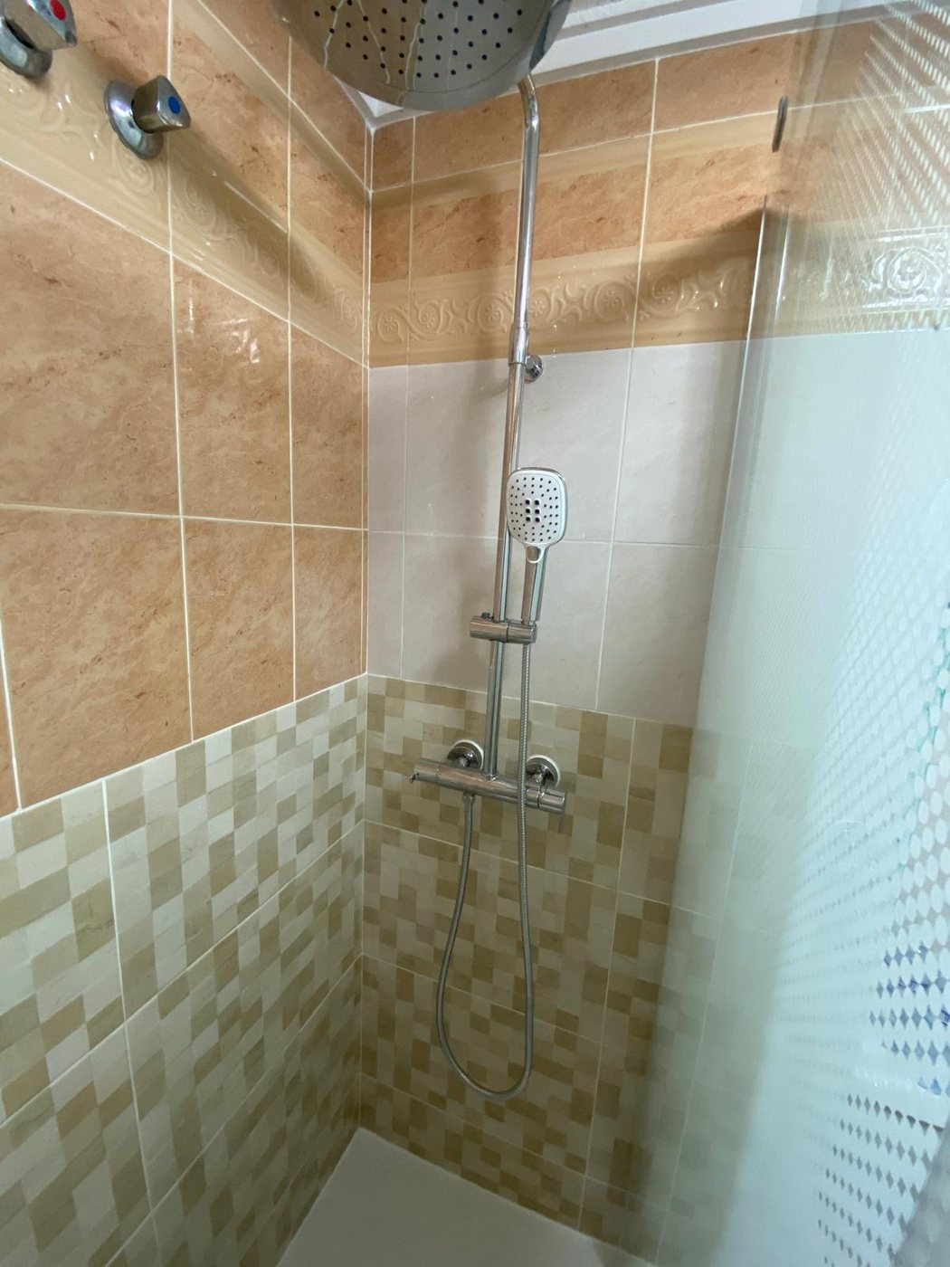 Reforma de baño por AARSTEK
