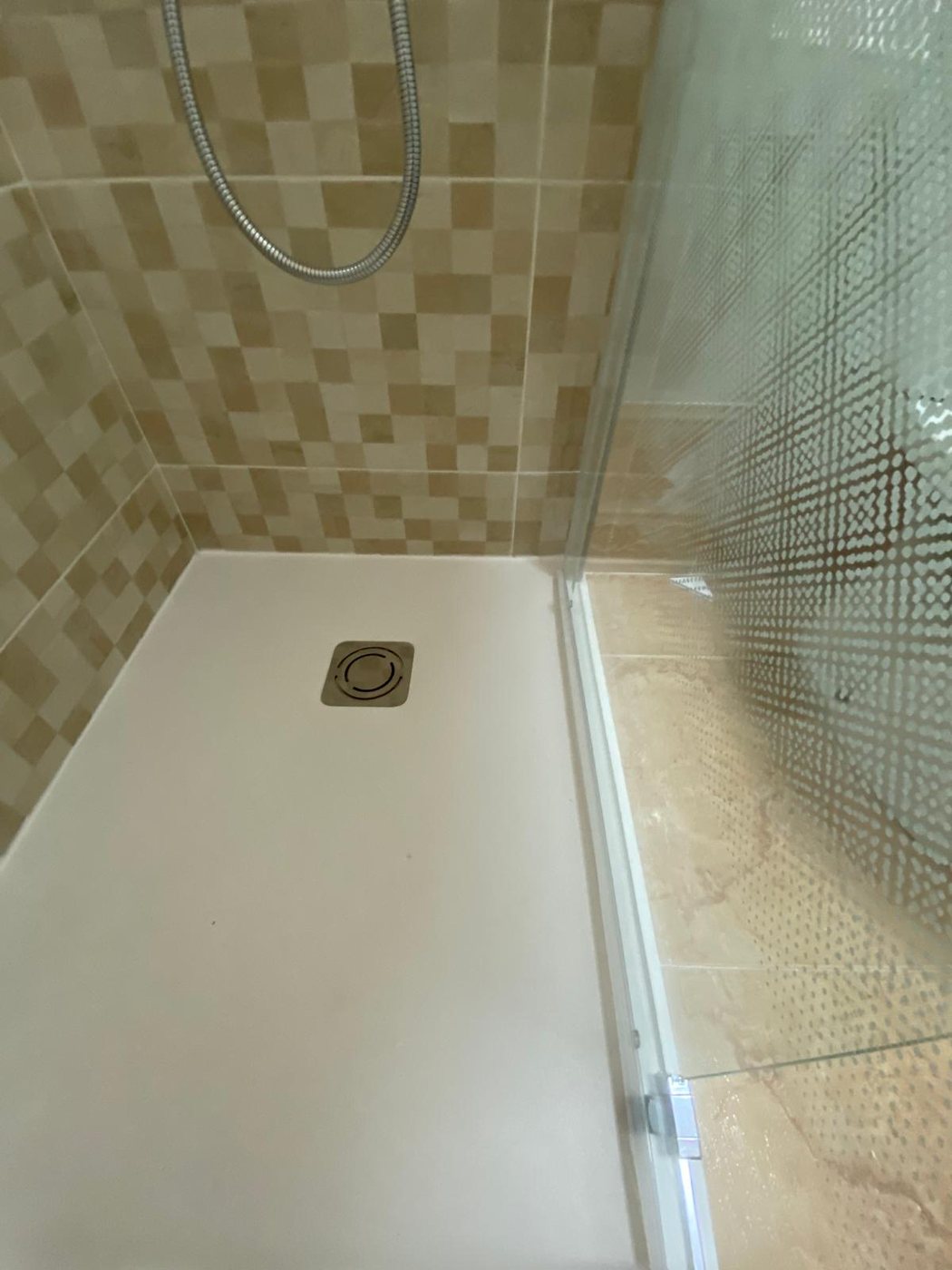 Reforma de baño por AARSTEK