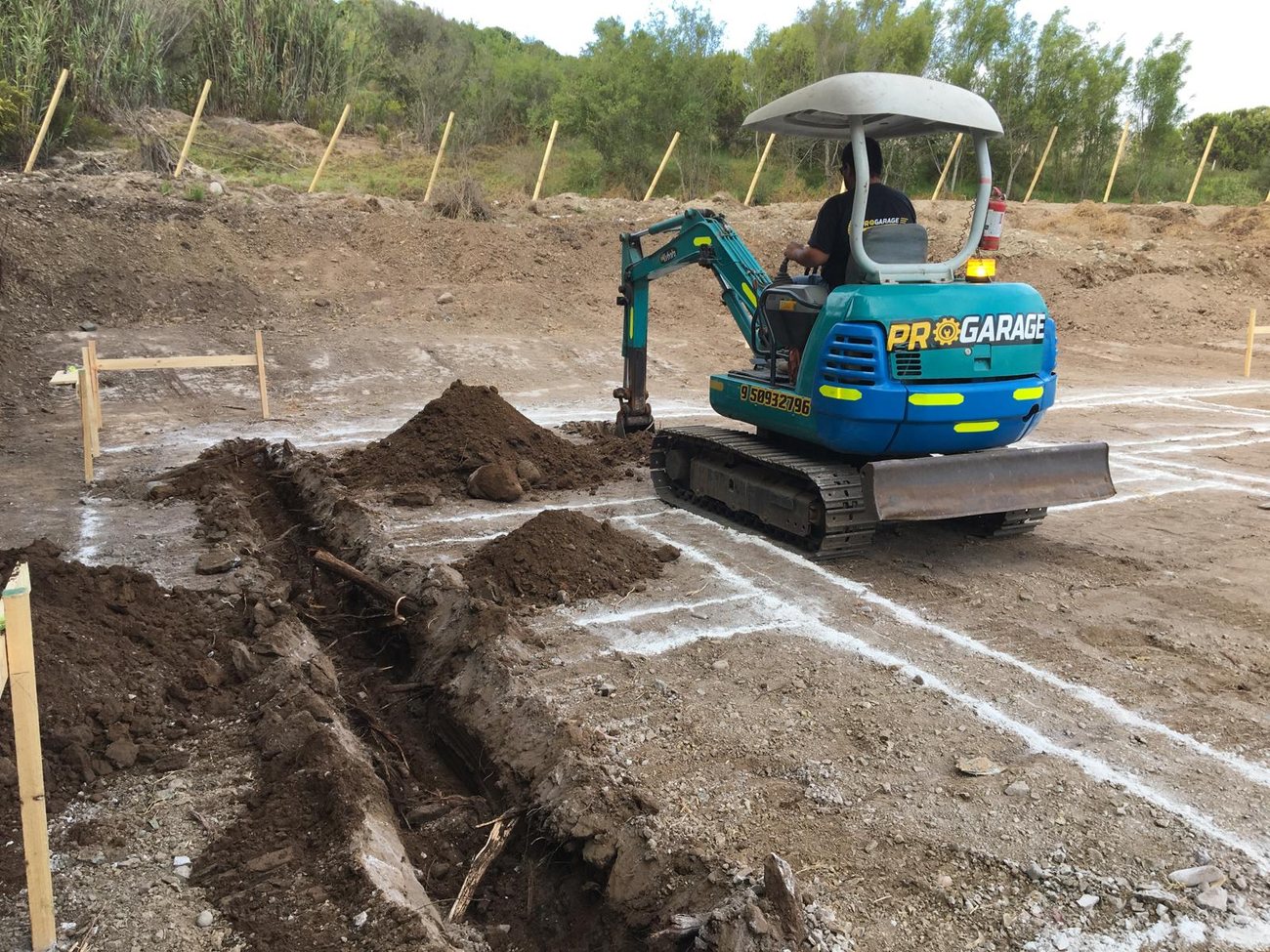 Excavación de zanjas de cimentación por AARSTEK