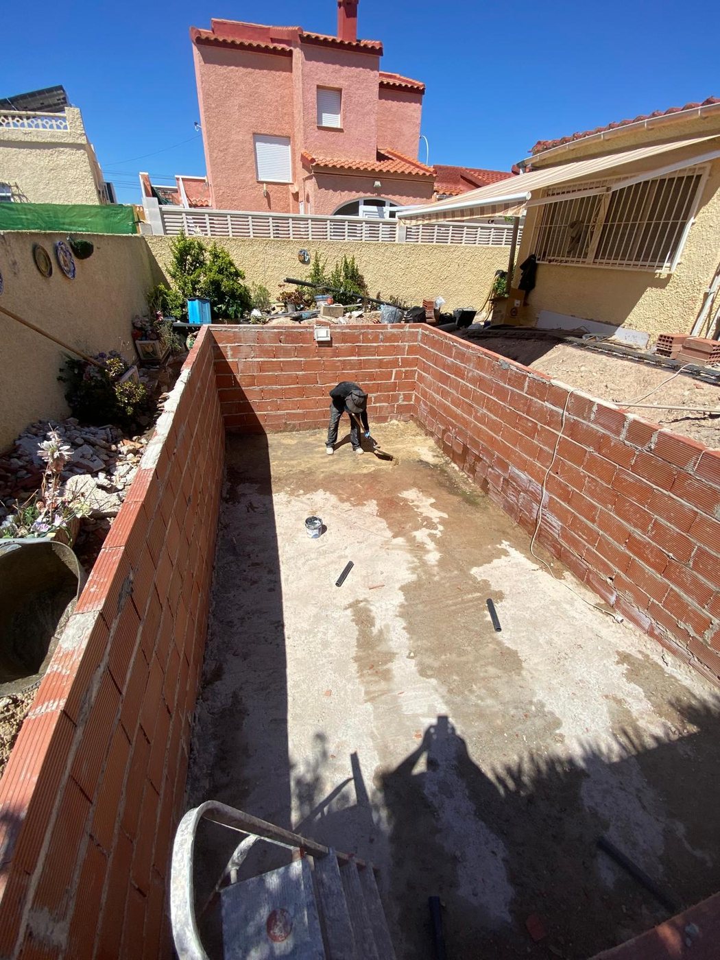 Construcción de piscina por AARSTEK