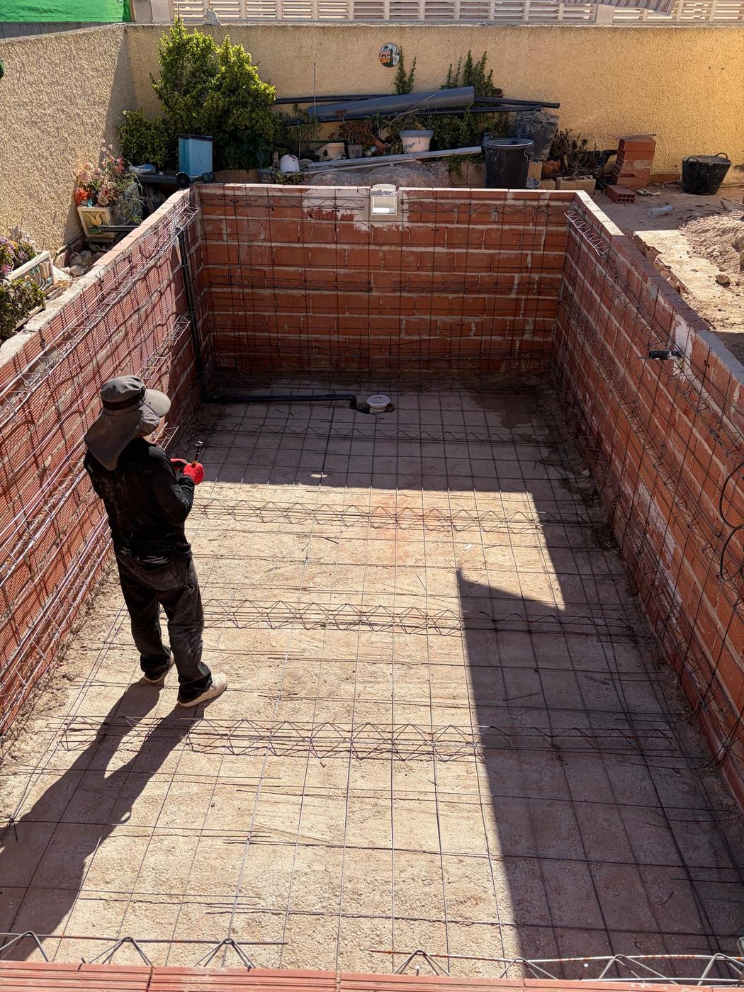 Construcción de piscina por AARSTEK