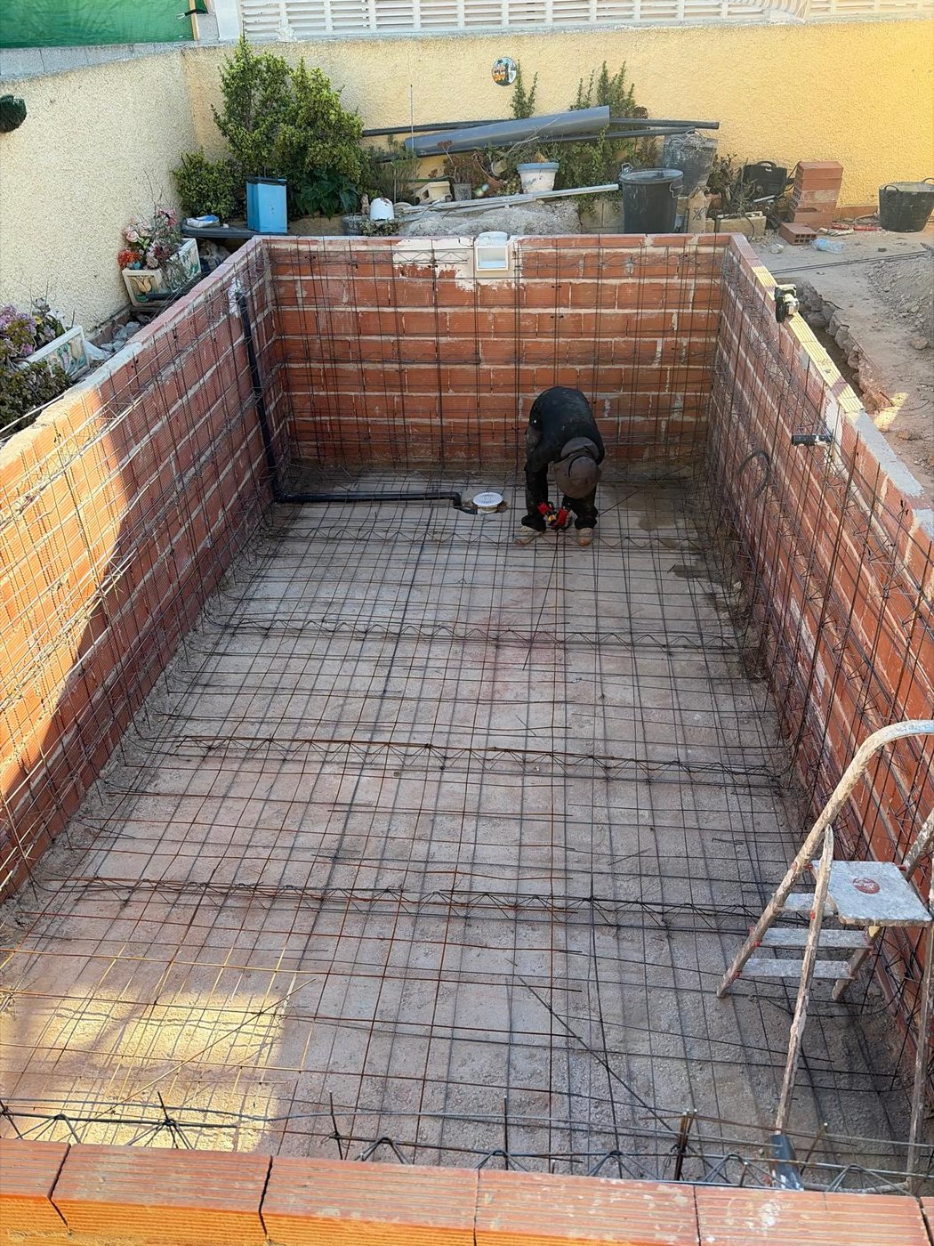 Construcción de piscina por AARSTEK