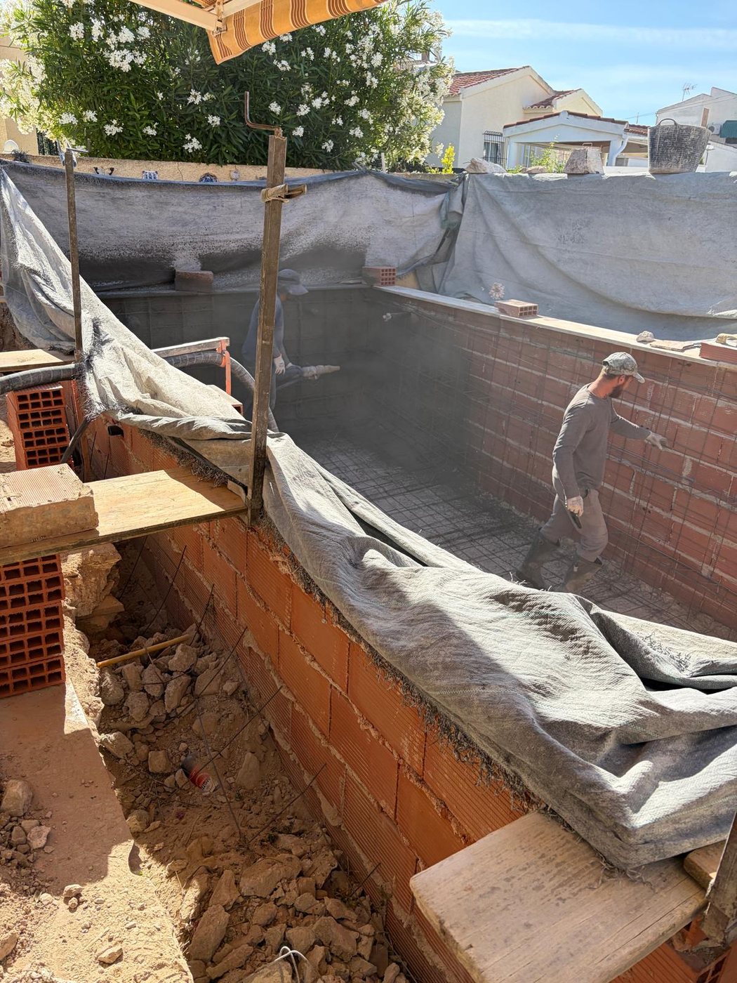 Construcción de piscina por AARSTEK