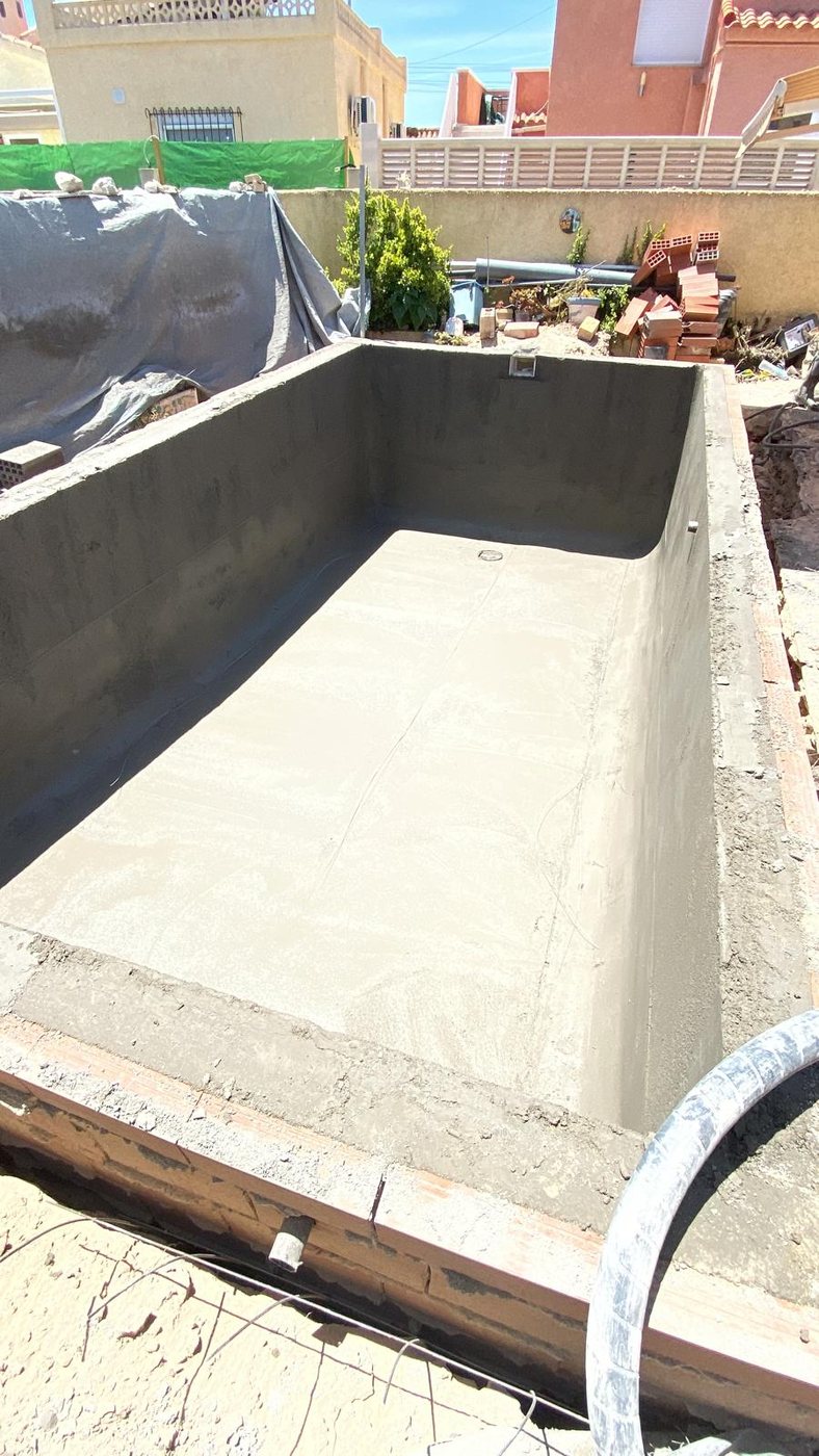 Construcción de piscina por AARSTEK