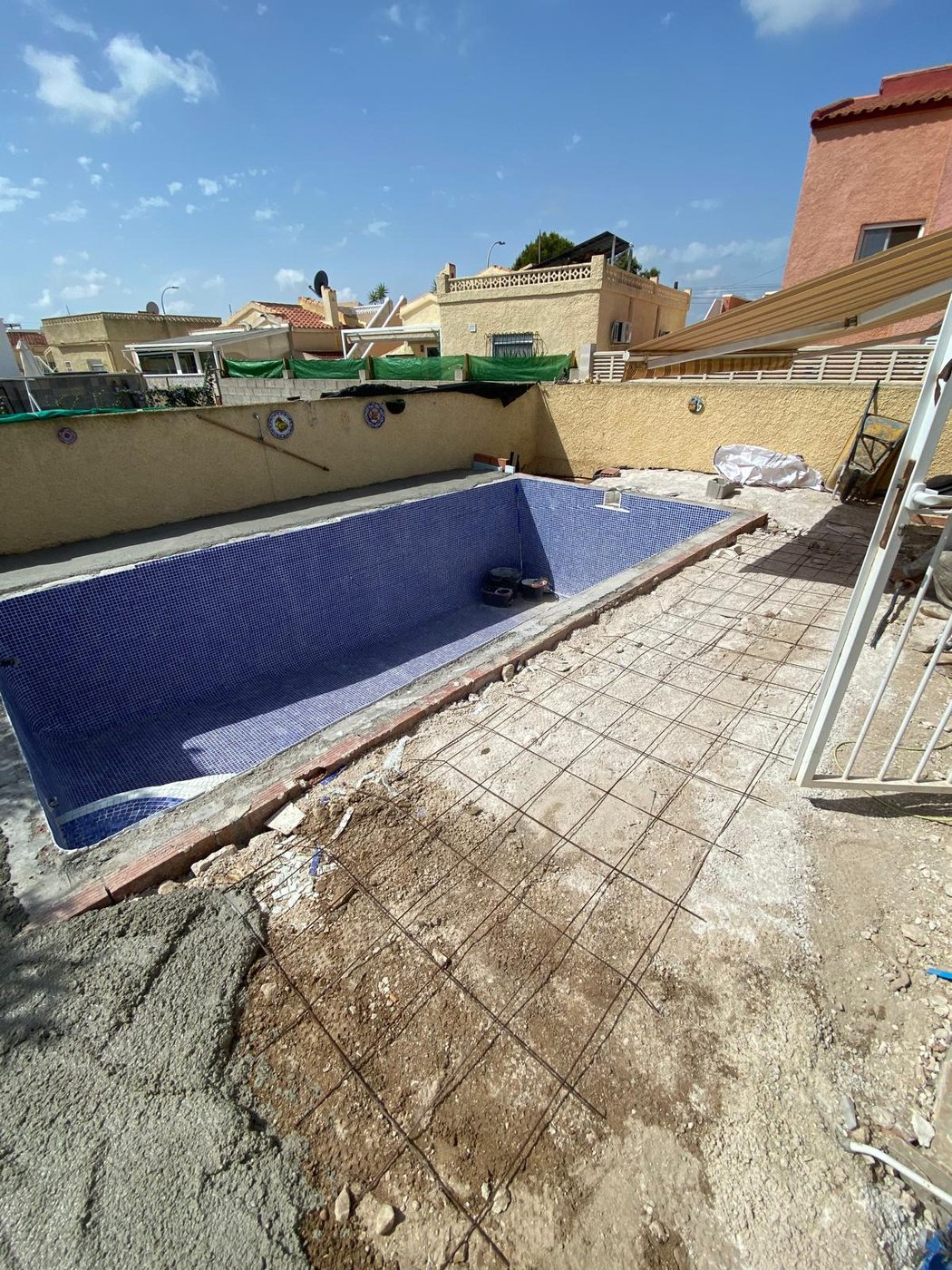 Construcción de piscina por AARSTEK